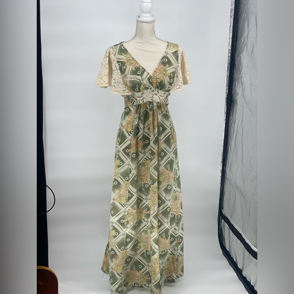 Vintage 70’s Maxi Dress Winged Laced Sleeves 24” waist - Picture 4 of 14